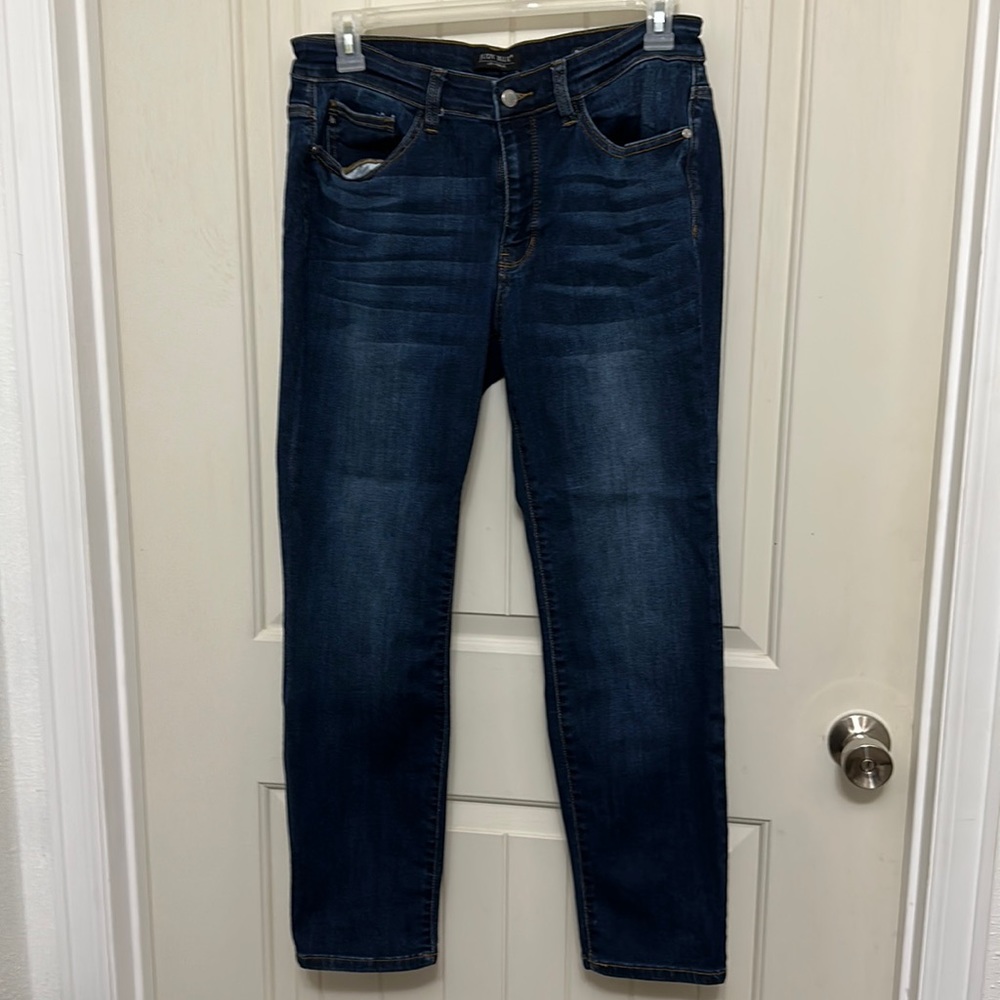 Judy blue dark wash straight leg jeans. Size 14W